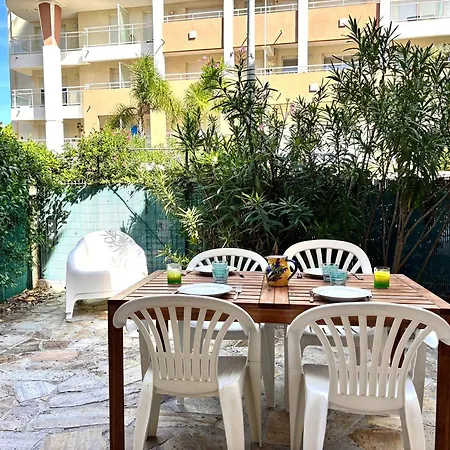 Apartment T2 Avec Terrasse Et Parking Prive Au Port De - Fr-1-826-20 *