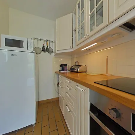 T2 Avec Terrasse Et Parking Prive Au Port De - Fr-1-826-20 * Hyeres